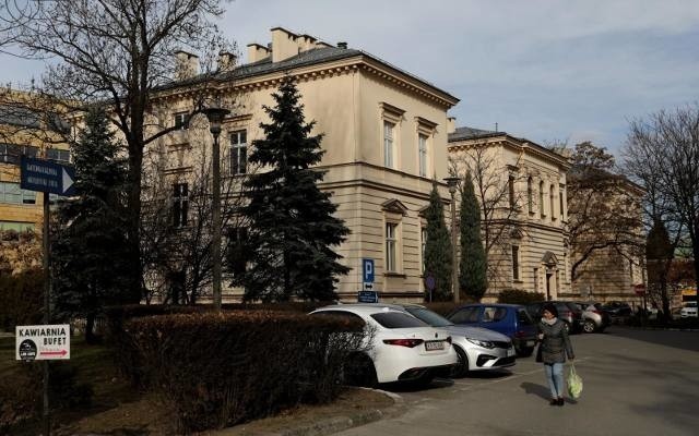 Kraków. Czy miasto sprzeda budynki, z których wyprowadzi się Szpital Uniwersytecki? Radny ma pomysł na Wesołą