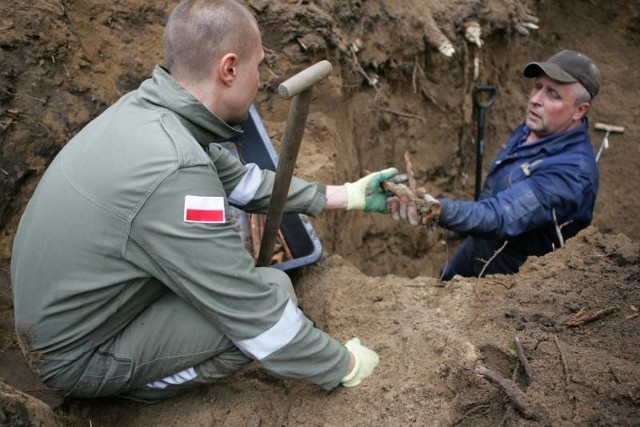 Z lasu pod Kostrzynem ekshumowano szczątki około 120 czerwonoarmistów. W niedzielę pochowano je na cmentarzu w Gorzowie.