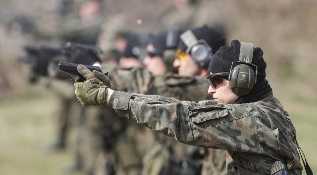 Obrona Terytorialna ćwiczyła na strzelnicy w Łańcucie.