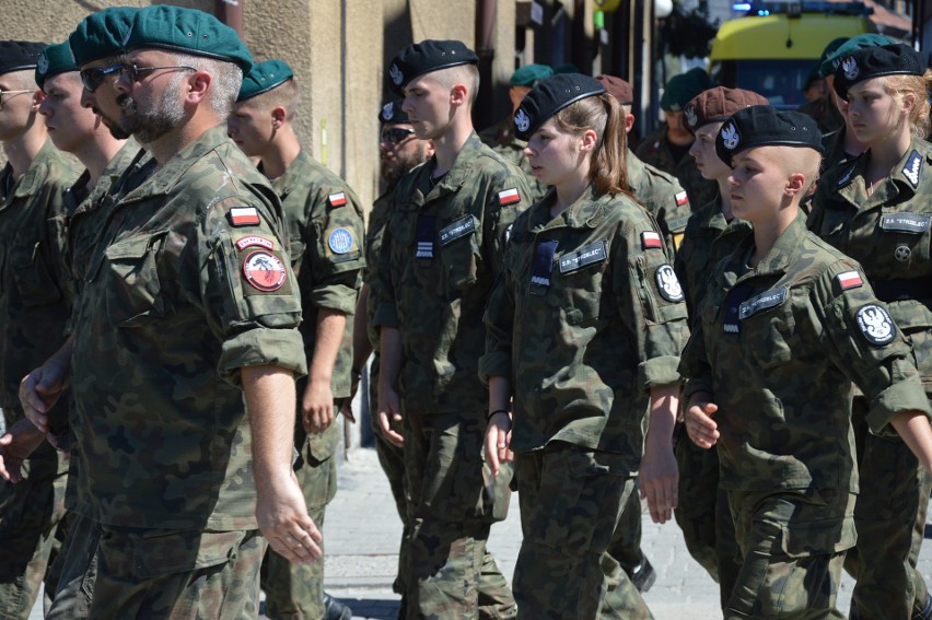 Kadrówka w Miechowie. Medale dla tych, którzy nie bali się pomagać [ZDJĘCIA, WIDEO]