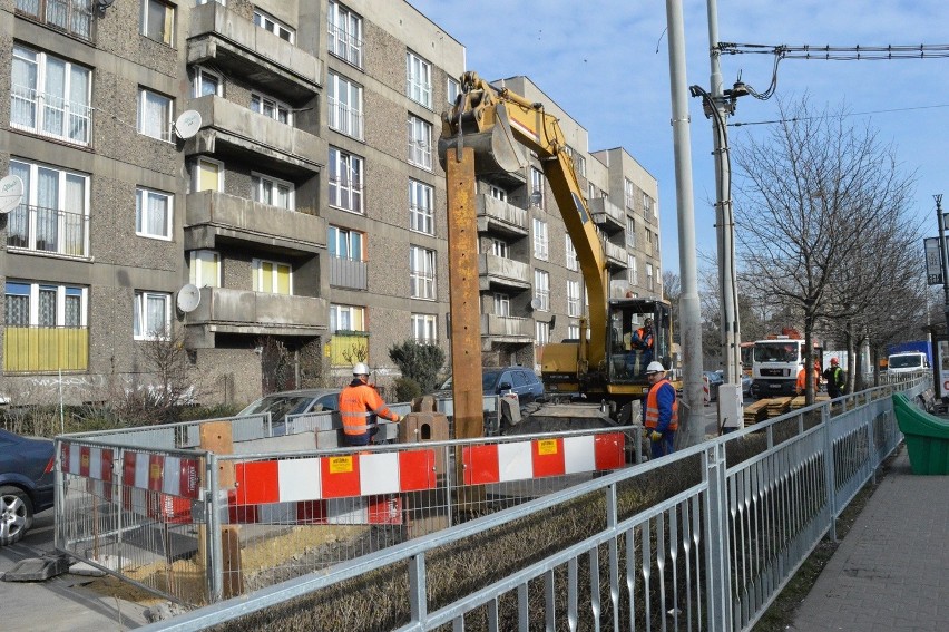 Wrocław: Awaria wodociągowa w samym centrum. Uwaga na utrudnienia (ZDJĘCIA)