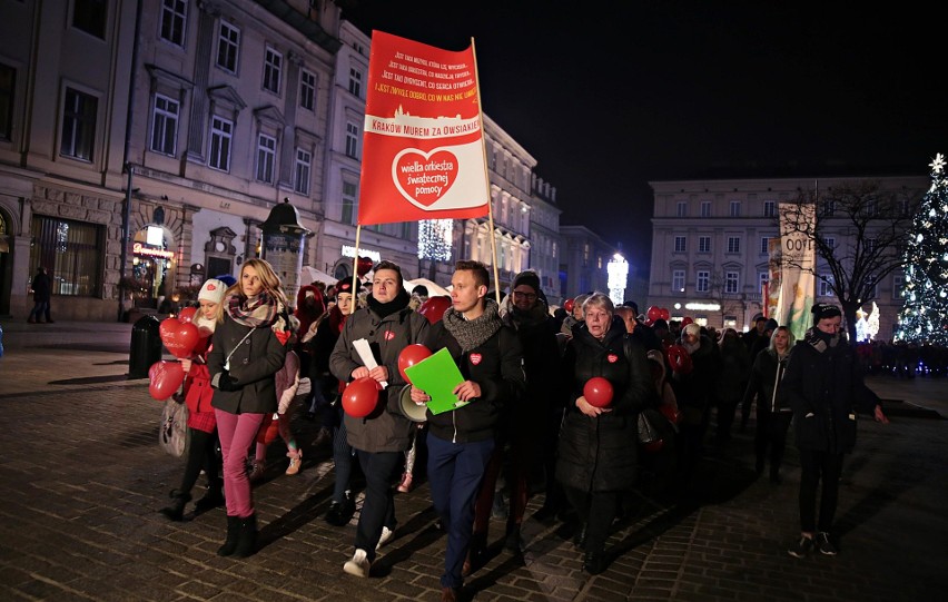 Kraków. Ulicami miasta przeszedł marsz wsparcia dla Jerzego Owsiaka i dla uczczenia pamięci Pawła Adamowicza [ZDJĘCIA]