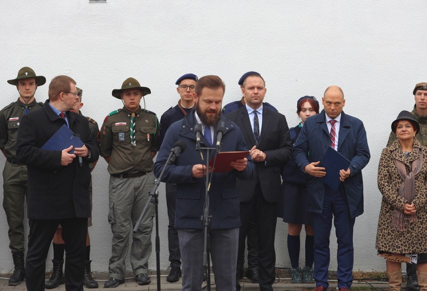 Kamienica przy Unickiej odmieniona. Zagościł tam mural przedstawiający cichociemnego "Zaporę"