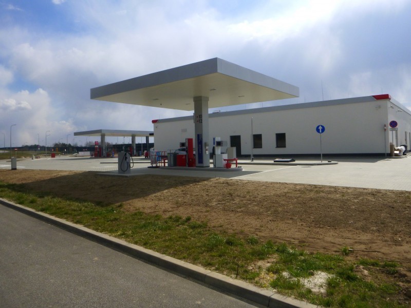 Nowa stacja paliw przy podkarpackiej autostradzie A4 już działa [FOTO]