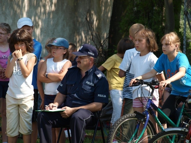 Policjanci egzaminowali uczniów w Wojciechowie