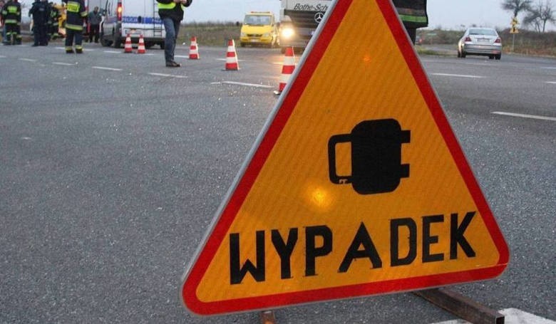 Wypadek samochodowy 30.04, między Łebczem a Władysławowem. Jedna osoba poszkodowana