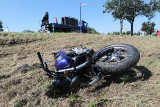 Wypadek motocyklisty i BMW na obrzeżach Wrocławia. Motocyklista ze złamaną nogą trafił do szpitala