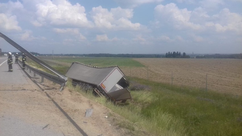 Wypadek na S - 8. Ciężko ranny 39 latek walczy o życie