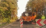 Libiąż. Rozpoczęła się budowa chodnika przy DW 933. Wprowadzono ruch wahadłłowy