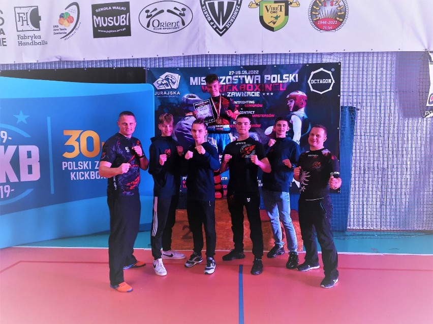 Kickboxing. Igor Bronowski z KSW Sokół Jarosław z medalem Mistrzostw Polski