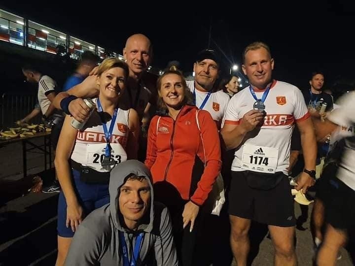 Biegacze z Warki uczestniczyli w Półmaratonie Praskim. Zobacz zdjęcia 