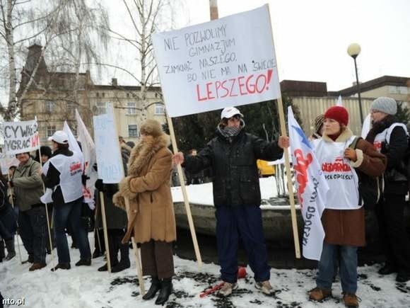 Na nic zdały się protesty rodziców i nauczycieli. Część szkół w gminie Głubczyce radni zlikwidowali.