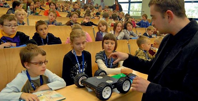 W zajęciach Politechniki Dziecięcej uczestniczą uczniowie podstawówek z całego województwa.
