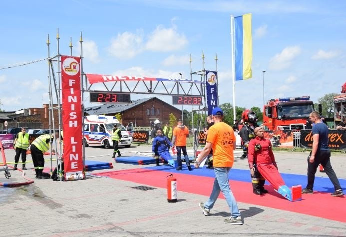 Firefighter Combat Challenge 2019 w Pabianicach. Podczas ewakuacji brakowało sił ZDJĘCIA, FILM