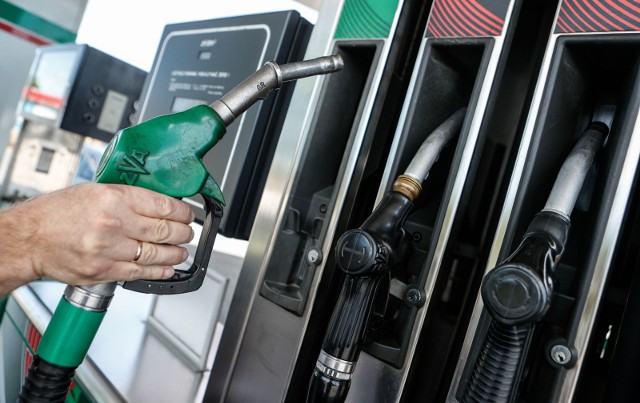 Jeśli poselski projekt ustawy zostanie przyjęty, jeszcze w czasie wakacji ceny benzyny, diesla i gazu LPG wzrosną o około 25 groszy na litrze!