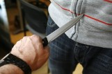 Awantura z użyciem noża w Raciborzu. 27-latek usłyszał zarzut uszkodzenia ciała