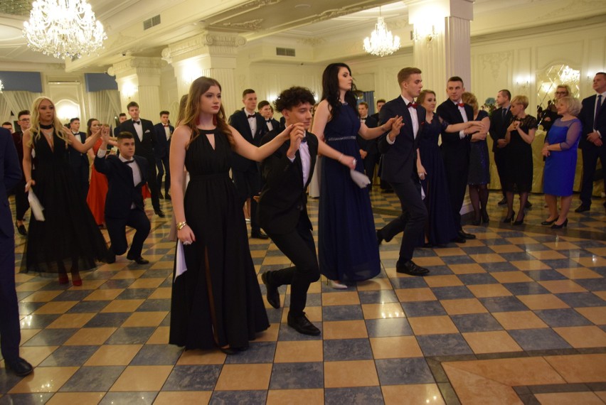 Studniówka 2019 Bal LO Mońki w Dworze Czarneckiego [ZDJĘCIA, WIDEO]