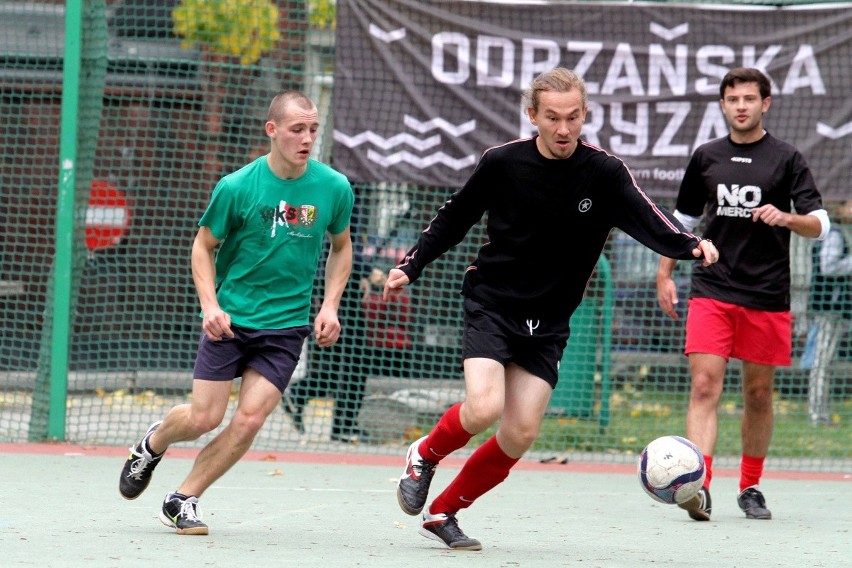 Wrocław: na Nadodrzu międzynarodowe ekipy toczą piłkarski pojedynek (ZDJĘCIA)