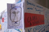 Nietypowa tablica stanęła w centrum Poznania. To miejsce polsko-ukraińskiego dialogu. Zobacz zdjęcia