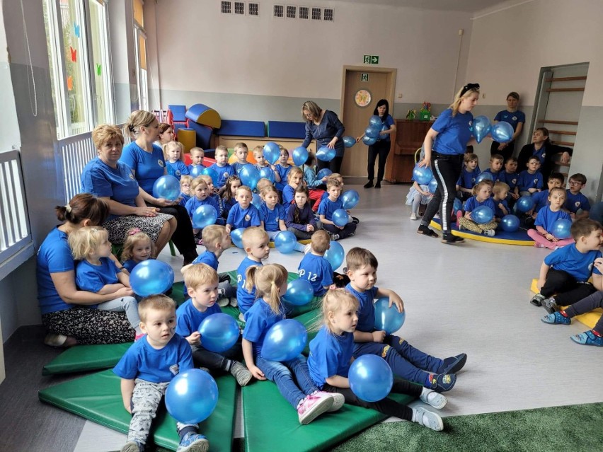Dzień Świadomości Autyzmu w ostrowieckim przedszkolu z oddziałami integracyjnymi