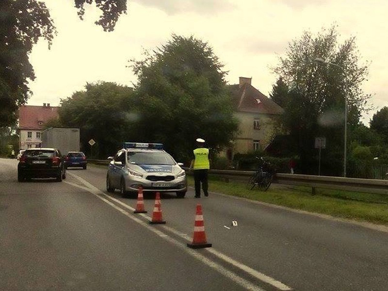 Potrącenie rowerzysty w Białogardzie. Kierowca samochodu uciekł [zdjęcia] 