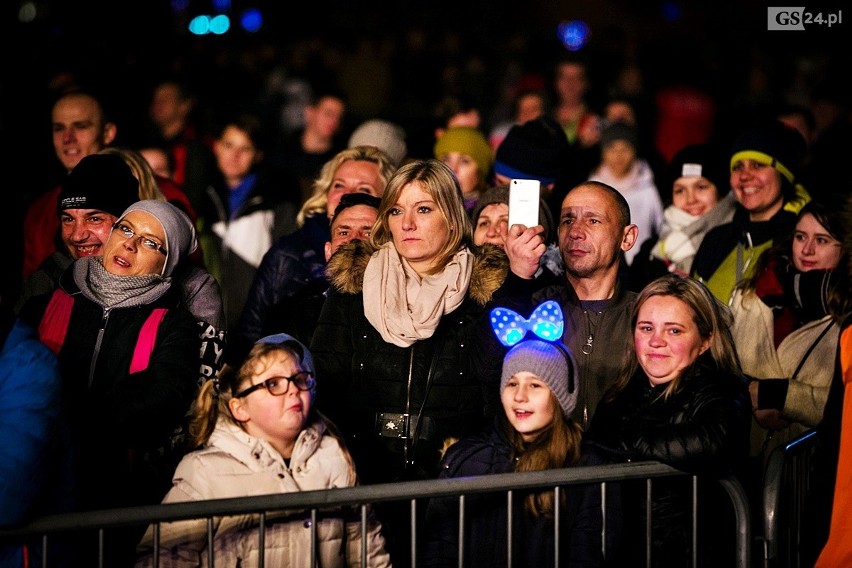 Tak się bawili szczecinianie na Sylwestrze na Jasnych Błoniach [ZDJĘCIA, WIDEO] 