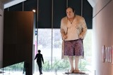 Tony Soprano w Krakowie! Gigantyczna postać wita zwiedzających w muzeum 