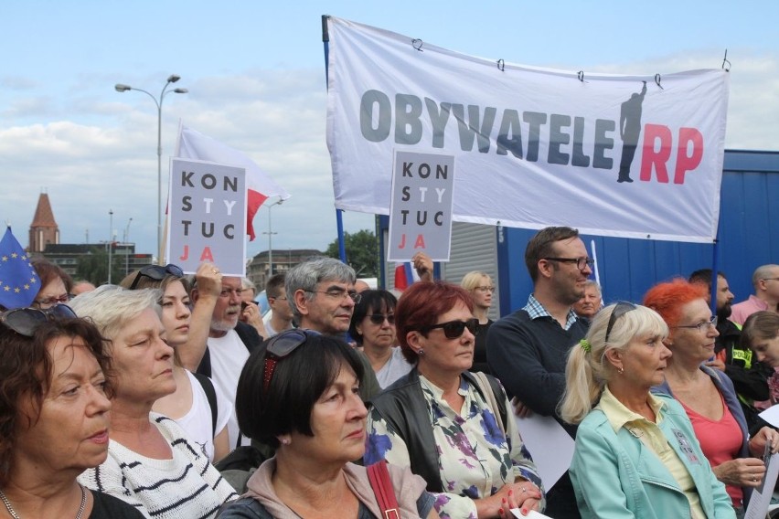 Pikieta pod siedzibą PiS we Wrocławiu