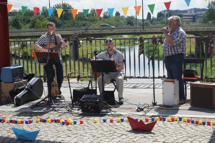 Szanty wybrzmiały na moście Jordana