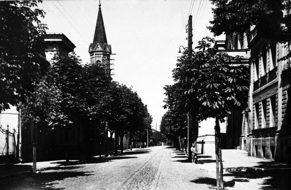 Warto wspomnieć, iż przed 1914 rokiem była to ulica...