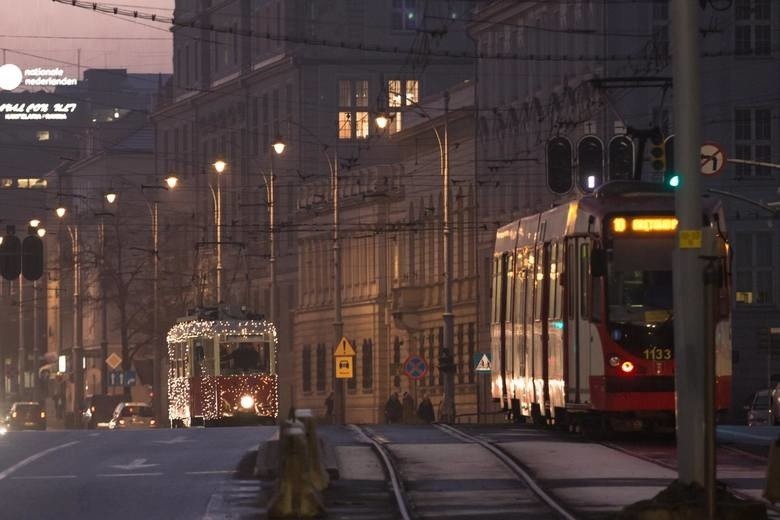 Świąteczny tramwaj w 2017 roku.