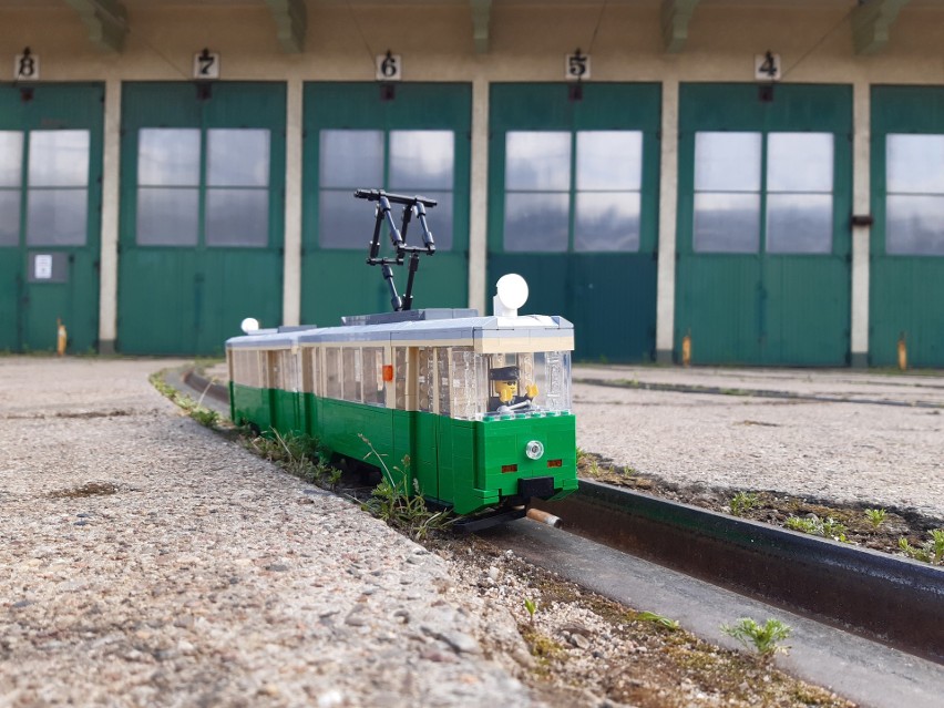 Modele zabytkowych poznańskich tramwajów wykonane z klocków LEGO!