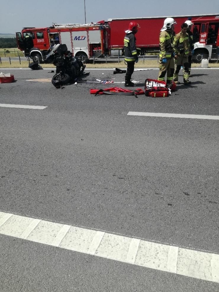 Tragiczny wypadek motocyklisty na S7 w Tokarni koło Chęcin....