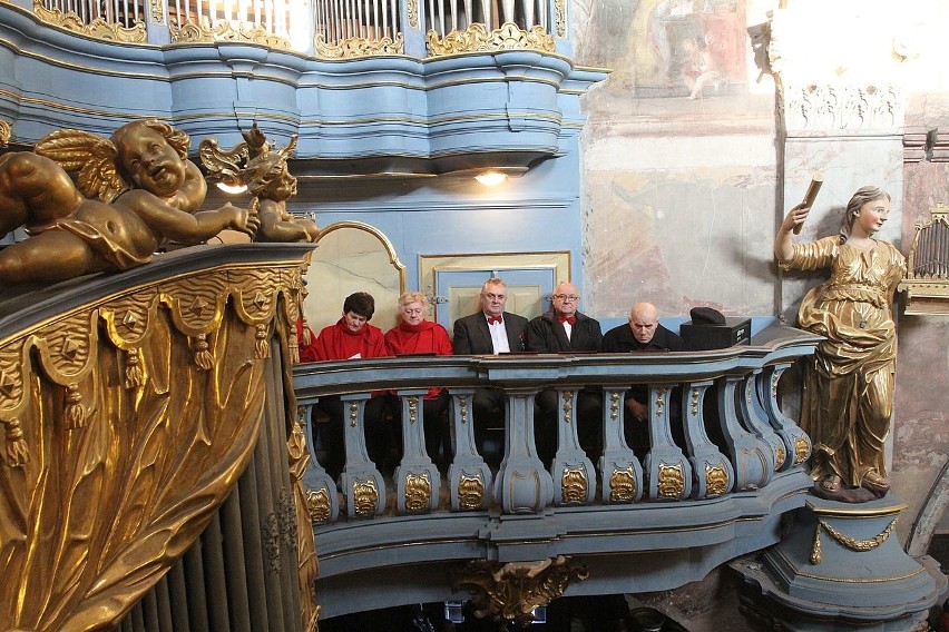 Błogosławiony Wincenty Kadłubek patronem Jędrzejowa. Mszę sprawował Nuncjusz Apostolski