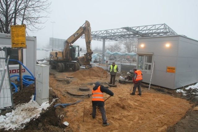 Budowa samoobsługowej stacji paliw Statoil zakończy się na przełomie roku. Otwarcie dla klientów w styczniu.