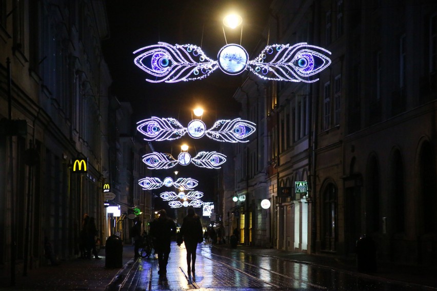 Kraków w sobotę odpalił świąteczne ozdoby i dekoracje. Jest zjawiskowo [ZDJĘCIA]