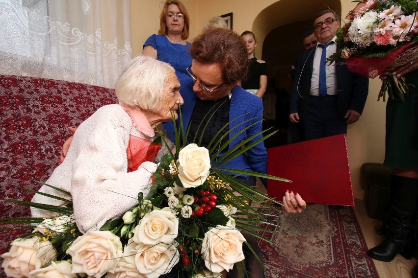 Marianna Gocoł z Sędziejowic ma 106 lat i do lekarza nie chodzi