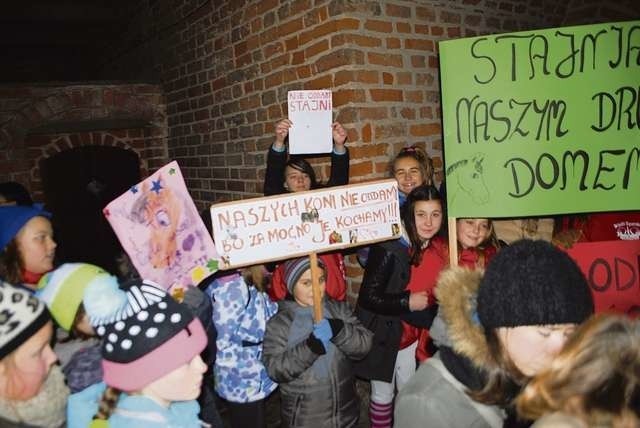 Miłośnicy koni protestują przeciw działaniom zarządu oddziału PTTK w Golubiu-Dobrzyniu