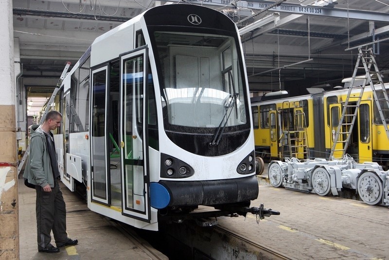 Rewolucyjny niskopodłogowiec przyjechał do Szczecina