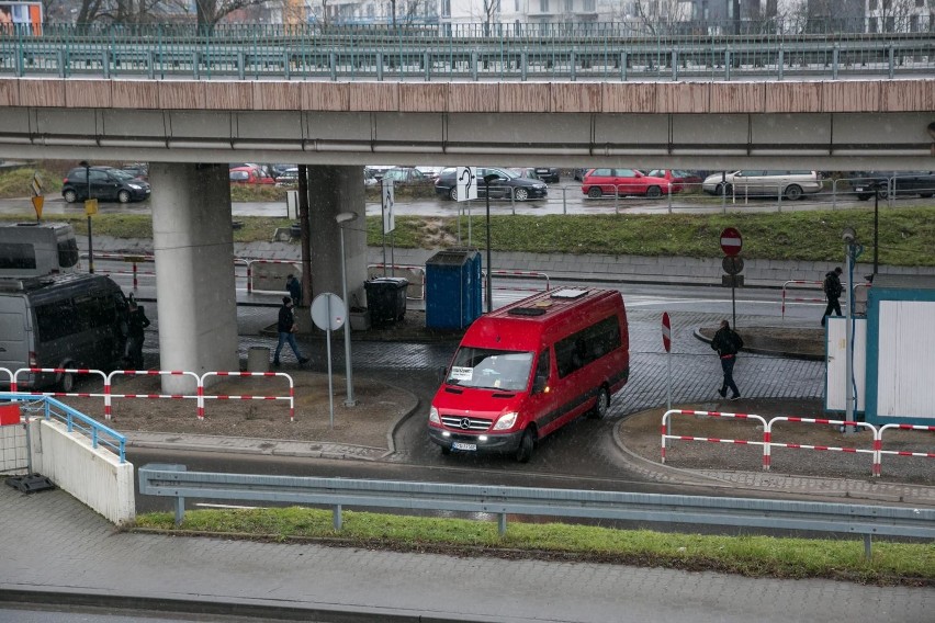 Koronawirus zatrzymał prywatne przewozy busami. Kierowcy nie czują się bezpiecznie, a ludzie nie mają jak dojechać do pracy