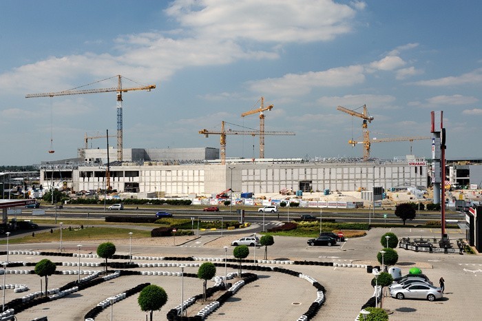 Nowe centrum handlowe w Bielanach w połowie budowy. Będzie mnóstwo nowatorskich rozwiązań (ZDJĘCIA)