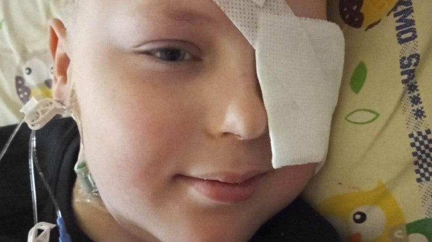 Bieszczady walczą o zdrowie 10-letniego Łukasza z Łodyny. Chłopiec zachorował na bardzo agresywną postać raka! [ZDJĘCIA]