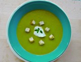 Wyśmienita zupa krem ze szparagów. Skorzystaj z przepisu na pyszną, aromatyczną zupę. Dzięki jednemu składnikowi jest cudownie kremowa