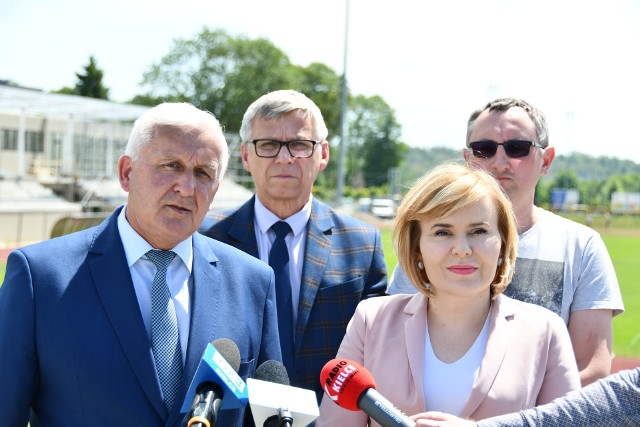 Poniedziałkowa konferencja w Busku-Zdroju.