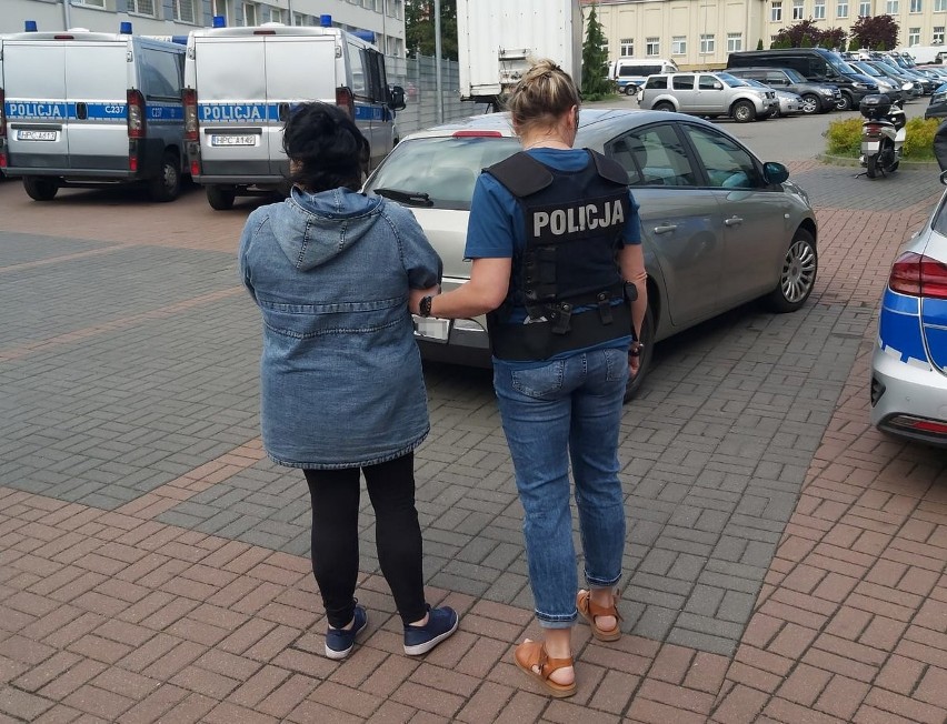 Wysyłali fałszywe linki i wyłudzali pieniądze. Policja z Bydgoszczy zatrzymała oszustów