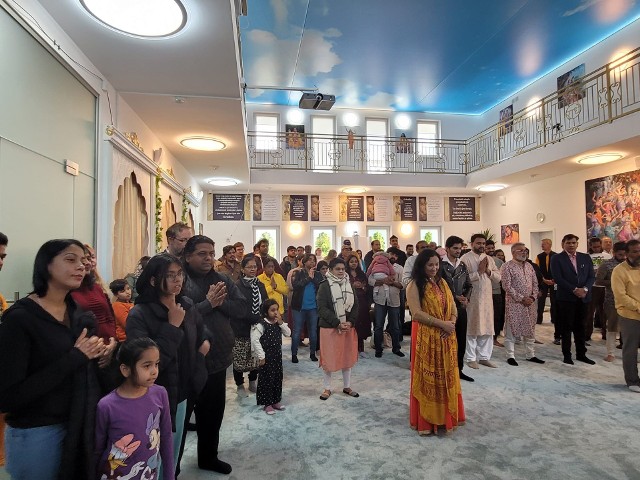 W Brzegach koło Wieliczki otwarto Centrum Hinduskie. To pierwsza w Europie świątynia międzynarodowej organizacji Jagadguru Kripalu Parishat. Jej budowa trwała blisko sześć lat