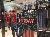 W Galerii Katowickiej szykuje się Czorny Weekend. Ale w wielu sklepach trwa już Black Week. Na jakie zniżki można liczyć?