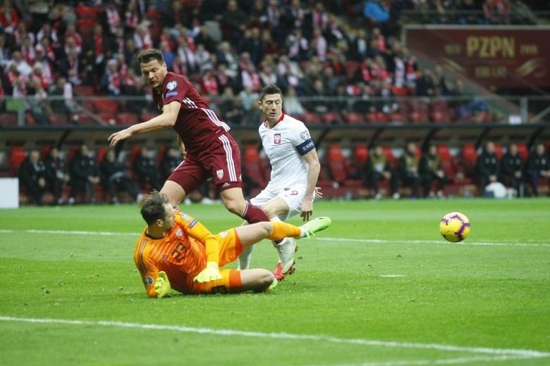 Polska - Łotwa 2:0 (WIDEO). Zobacz gole na YouTube. Obszerny skrót. Eliminacje EURO 2020, Polska liderem grupy (GALERIA)