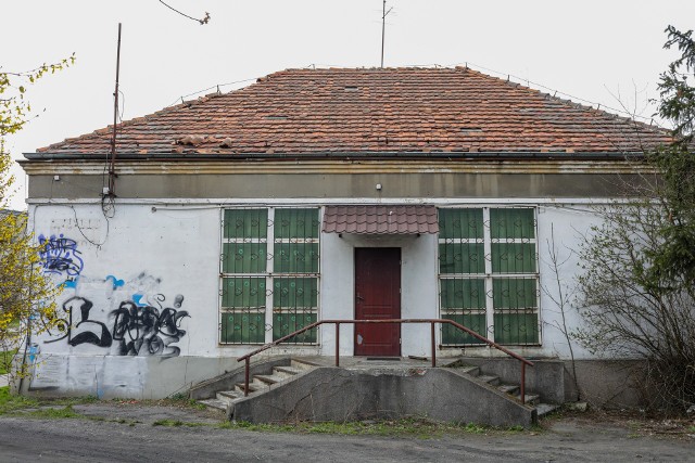 Stary budynek klubowy Czarnych Szczecin.