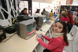 Retro Strefa Gier w galerii Libero w Katowicach otwarta. Gramy na Atari 800XL, PONG czy Super Pegasusie ZDJĘCIA